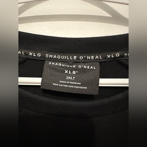 Shaquille O’Neal black crewneck sweater - Picture 3 of 3